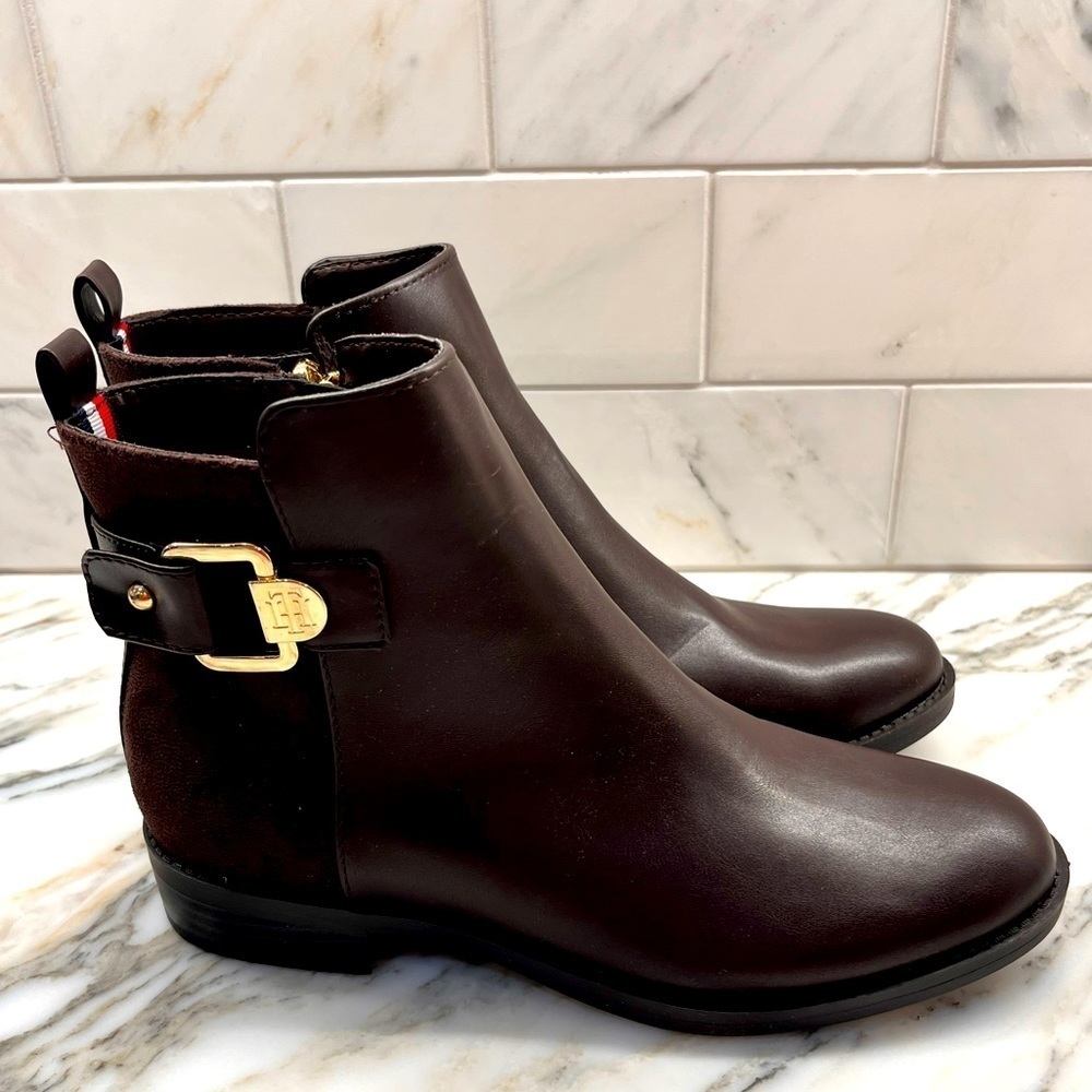 New! Tommy Hilfiger Womens Inella Faux Leather Almond Toe Booties - Picture 4 of 15